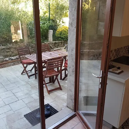 Maisonnette De Bon-repos * Jarrie